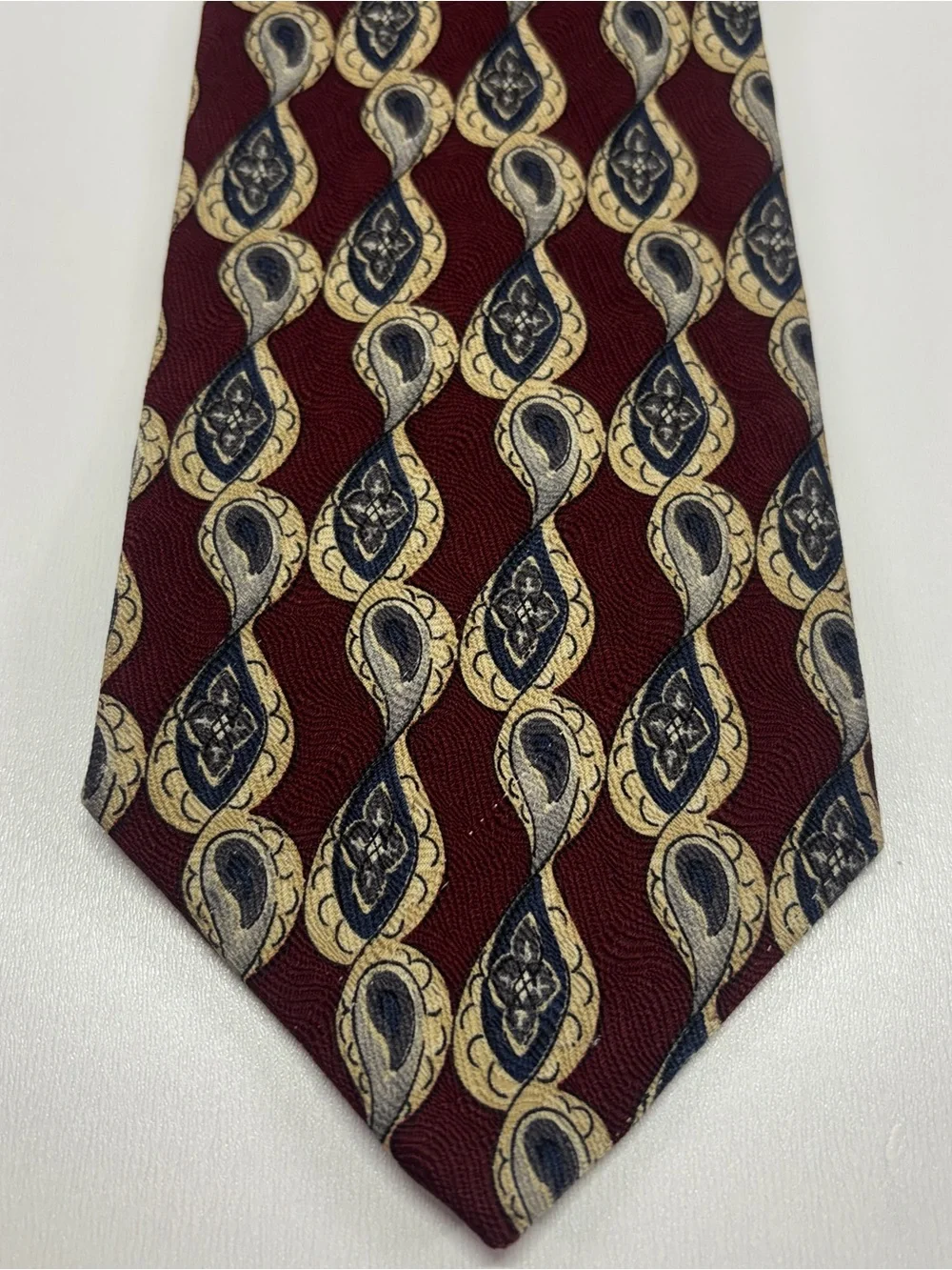 Vintage 90s Geoffrey Beene 100% Silk Burgundy Paisley Tie Made in USA